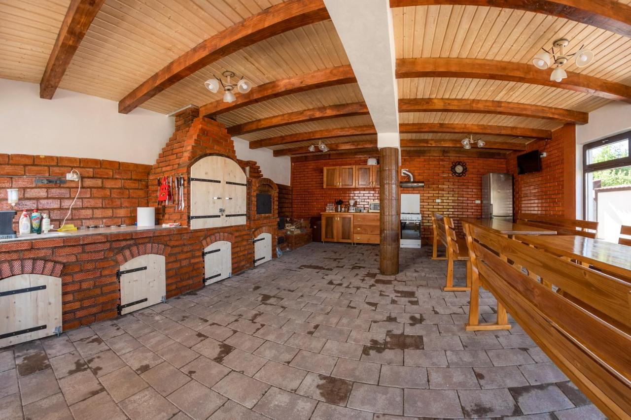 Casa Alex Hotel Novaci-Straini Bagian luar foto