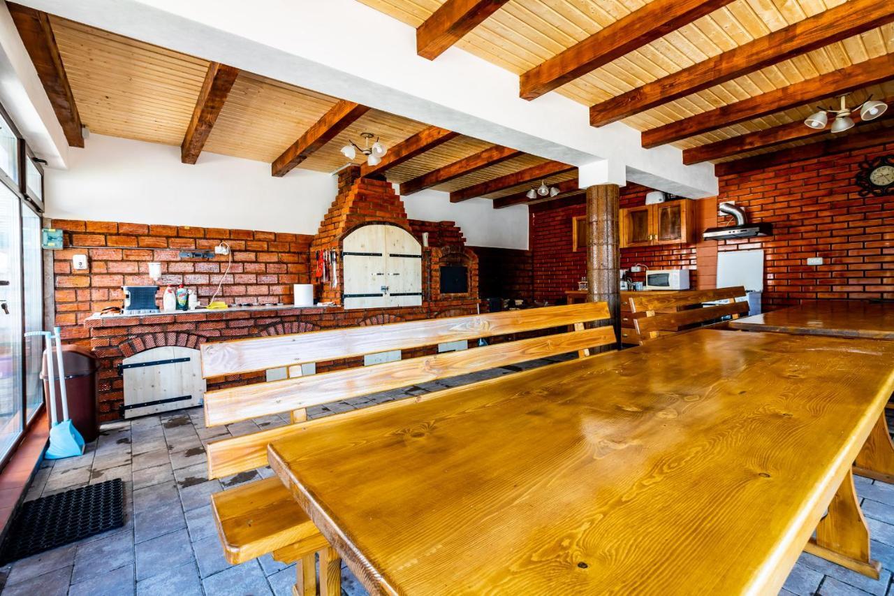 Casa Alex Hotel Novaci-Straini Bagian luar foto