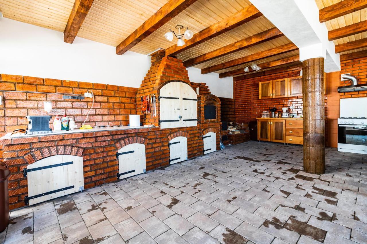 Casa Alex Hotel Novaci-Straini Bagian luar foto