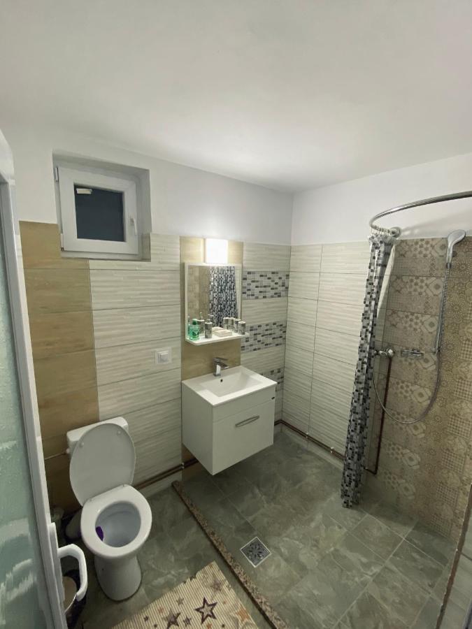 Casa Alex Hotel Novaci-Straini Bagian luar foto
