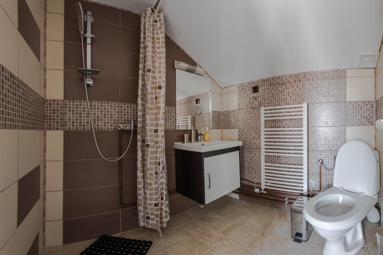 Casa Alex Hotel Novaci-Straini Bagian luar foto